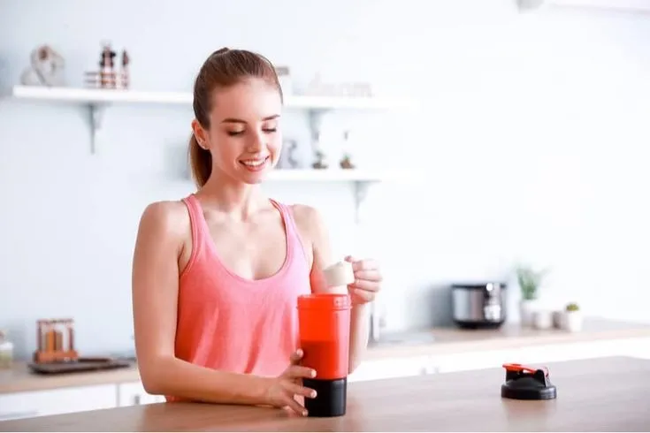 プロテインを飲むタイミングはいつ？　　　　　　一般の人が知っておきたい考え方