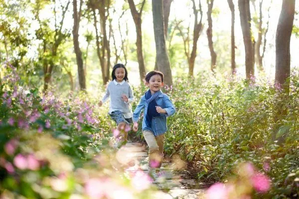 50年前と現代の子ども、運動能力はどう違う？便利な時代に失われた身体能力